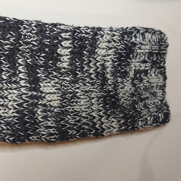 Black and White Knit Sweater Size S - Picture 4 of 8